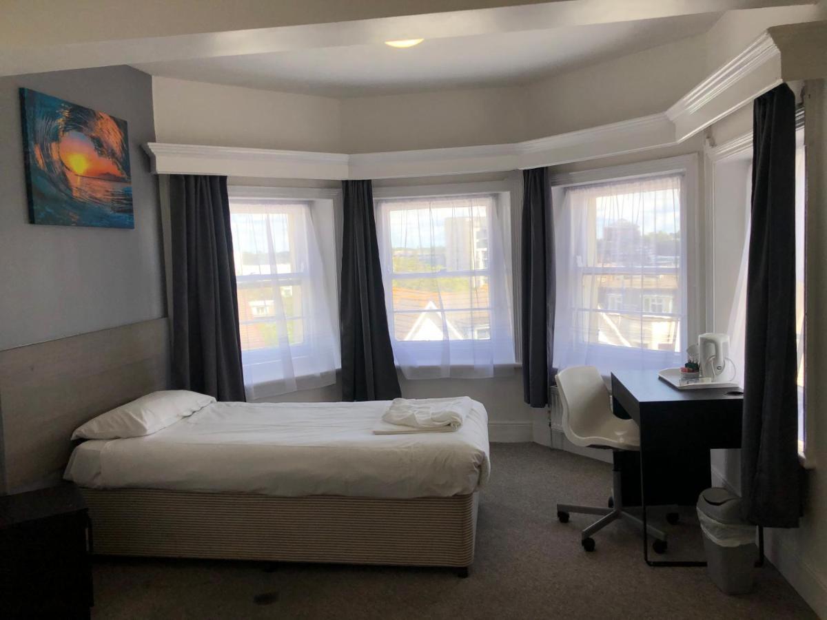 Capital One Hotel بورنماوث المظهر الخارجي الصورة